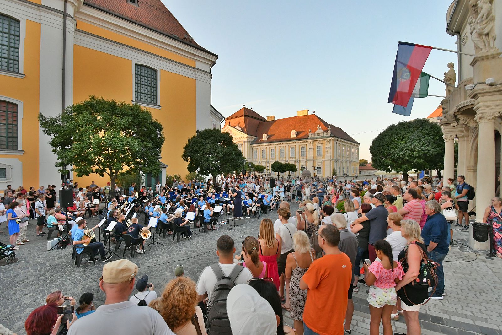 Fehérvári Fúvósfesztivál – népszerű filmslágerek a Városház téren